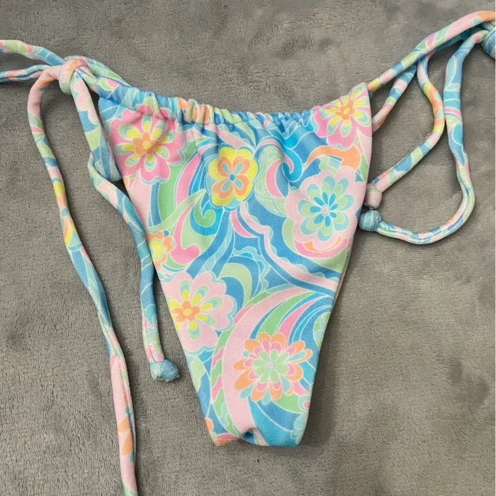 New! Frankie’s bikinis Tia thong bottoms sunshower 10730